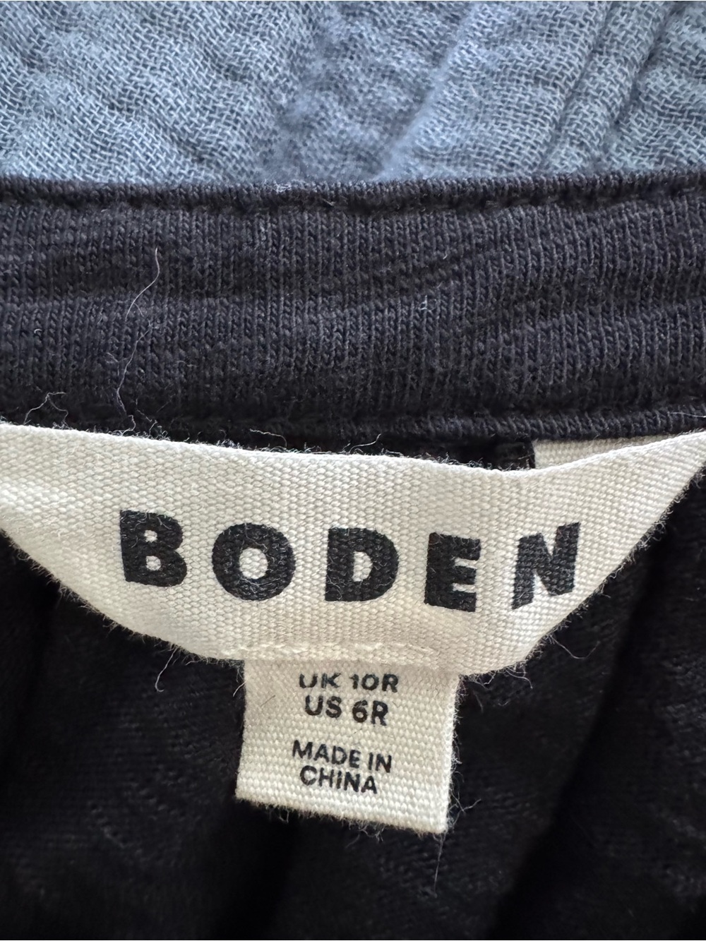 Boden Black V-Neck Tie-Waist Puff Sleeve Dress - Picture 6 of 9